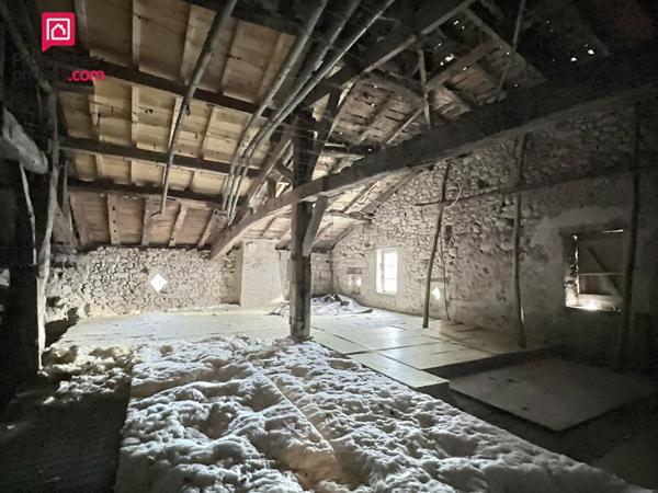 Maison Saint Martin Petit 4 pièces avec grange attenante