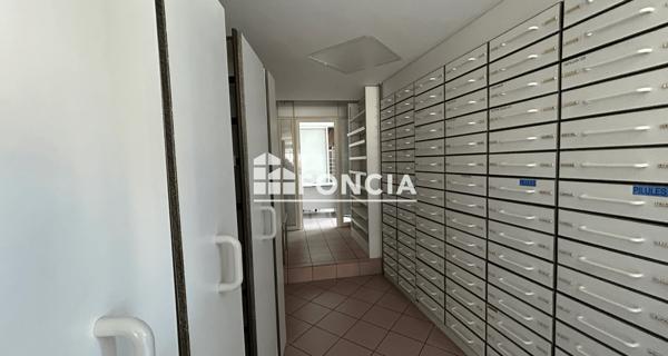 Location Local commercial 6 pièces 224 m² - Bagnols-sur-cèze 30200