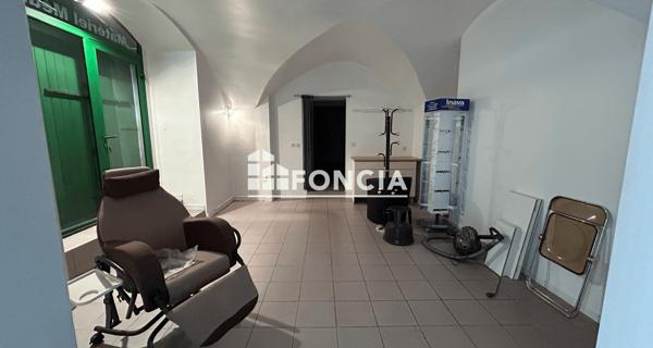 Location Local commercial 6 pièces 224 m² - Bagnols-sur-cèze 30200