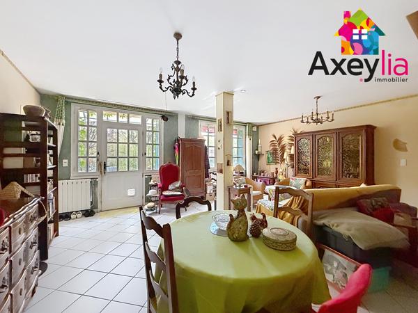 A VENDRE - RIORGES - MAISON AVEC DEUX CHAMBRES, GARAGE ET TERRAIN CLOS