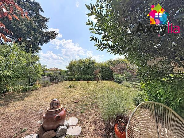 A VENDRE - RIORGES - MAISON AVEC DEUX CHAMBRES, GARAGE ET TERRAIN CLOS