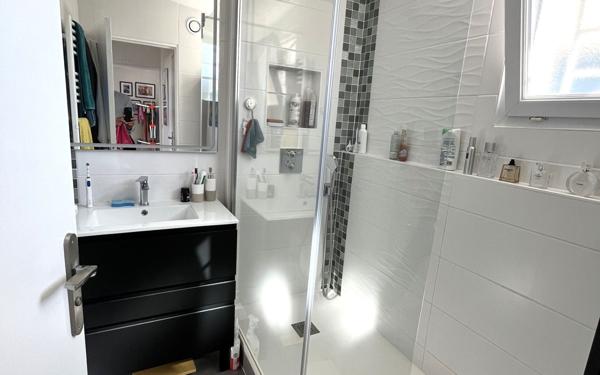 Appartement à vendre    3 pièces • 72 m2 La Rochelle