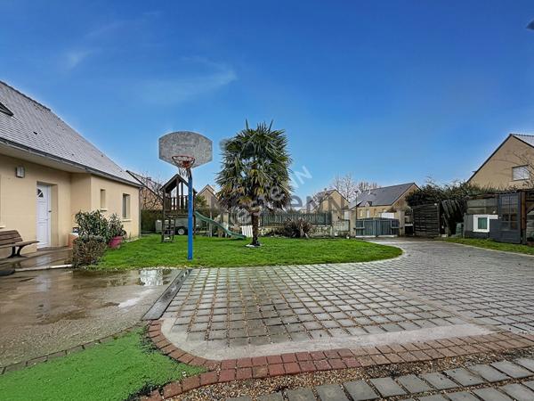 Vente maison de 117m², 4 chambres, 2 garages, sur un terrain de plus de 600m² à Chateauneuf-sur-Sarthe