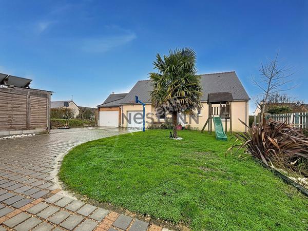 Vente maison de 117m², 4 chambres, 2 garages, sur un terrain de plus de 600m² à Chateauneuf-sur-Sarthe