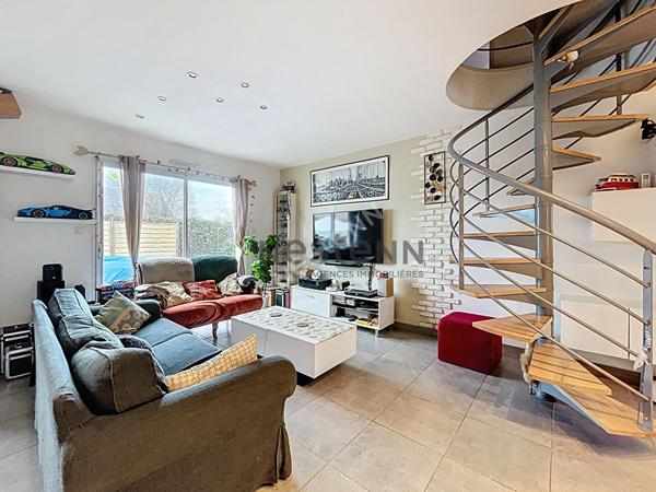 Vente maison de 117m², 4 chambres, 2 garages, sur un terrain de plus de 600m² à Chateauneuf-sur-Sarthe