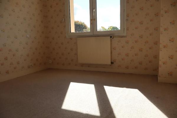 À Ploeren Luscanen, Maison Lumineuse présentant de beaux volumes, Terrasse Exposition Sud