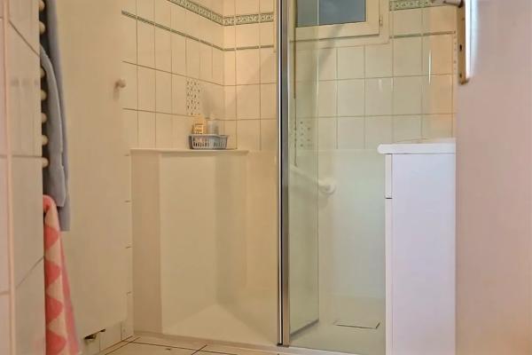 À Ploeren Luscanen, Maison Lumineuse présentant de beaux volumes, Terrasse Exposition Sud