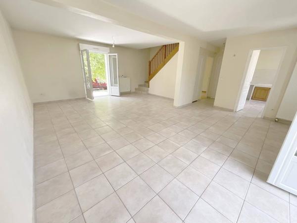 Pavillon Type 6 de 100m2 sur S/Sol , Agglo sud