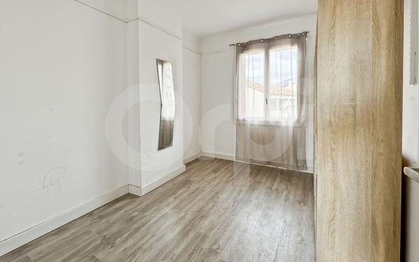 Appartement à vendre    4 pièces • 69 m2 Toulon