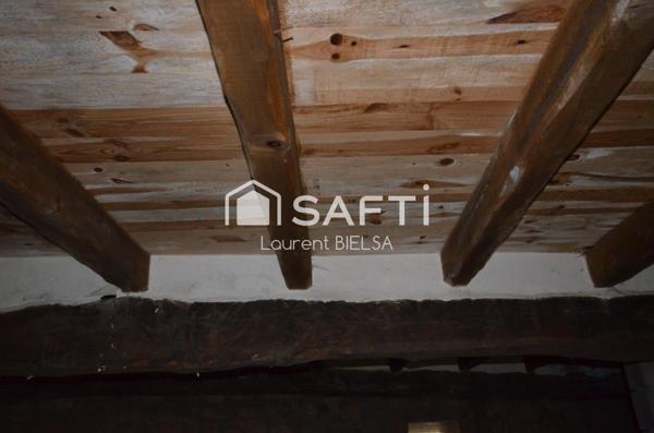 Grange partiellement refaite, à poursuivre