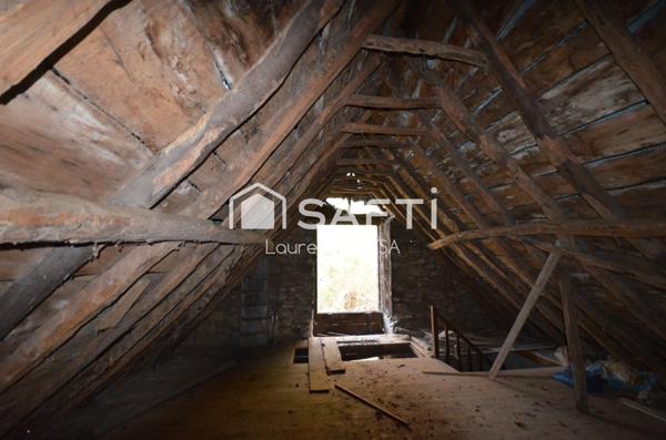 Grange partiellement refaite, à poursuivre