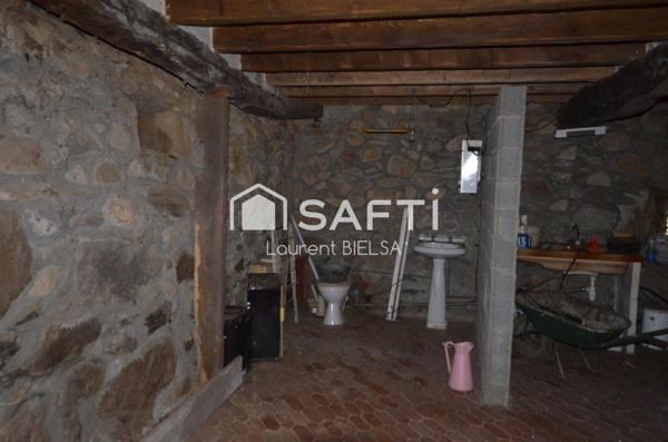 Grange partiellement refaite, à poursuivre