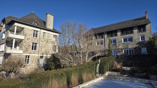 Maison à vendre |  Uzerche |  16 pièces | 386 m²