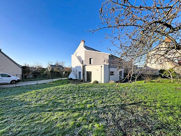 A vendre - Maison non mitoyenne de 200 m², 4 chambres, avec jardin (terrain de 850 m²) et garage "Les Ponts de Cé / Proche La Pyramide"