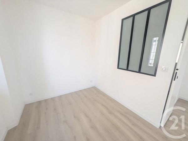 Appartement Studio à vendre  1 pièce - 27,32 m 2   TOULON  - 83