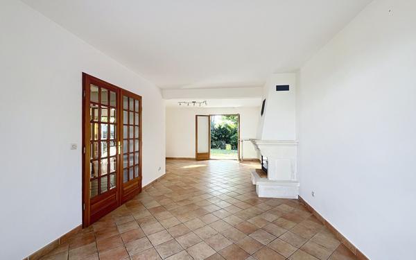 Maison à vendre    6 pièces •  Viry-Châtillon