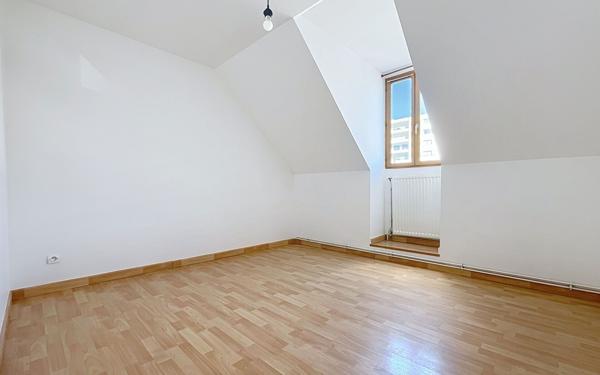 Maison à vendre    6 pièces •  Viry-Châtillon