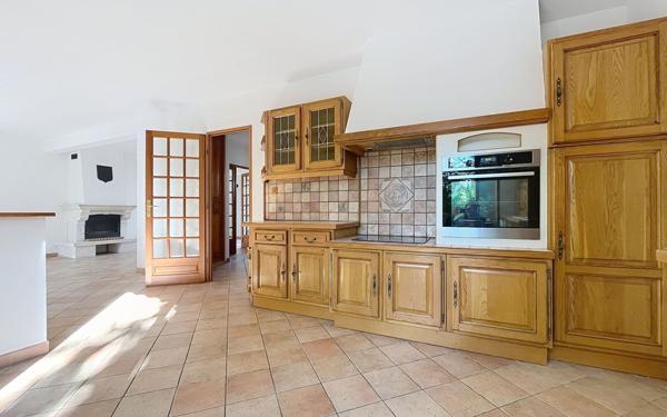 Maison à vendre    6 pièces •  Viry-Châtillon