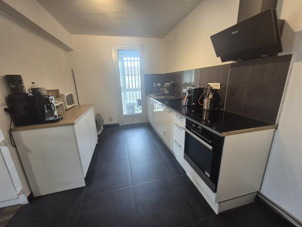 Gignac-la-Nerthe (13180) Appartement 3 pièces rénové sans une petite copropriété