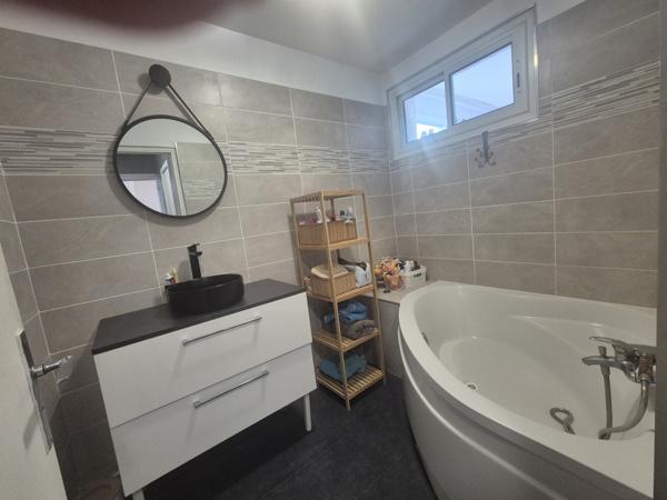 Gignac-la-Nerthe (13180) Appartement 3 pièces rénové sans une petite copropriété