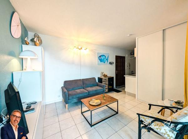 Appartement avec loggia vue mer et parking privé