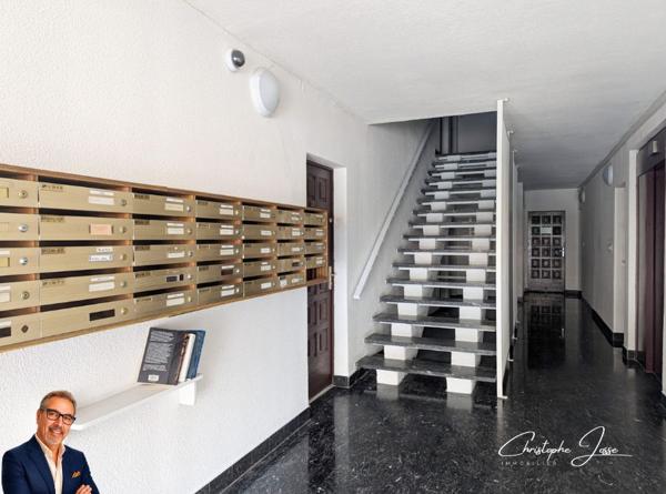 Appartement avec loggia vue mer et parking privé