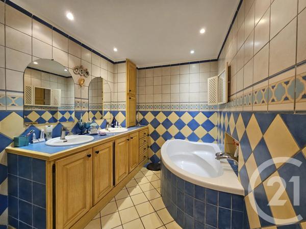 Maison à vendre  5 pièces - 137,77 m 2   SIX FOURS LES PLAGES  - 83