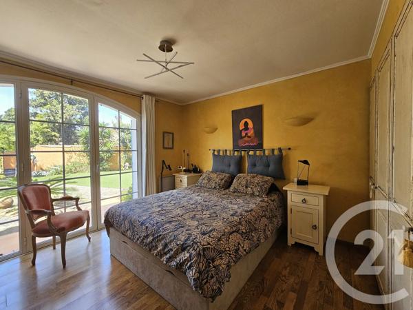 Maison à vendre  5 pièces - 137,77 m 2   SIX FOURS LES PLAGES  - 83