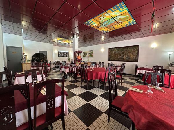 A vendre à Pau fond de commerce restauration emplacement n°1  dans un quartier en pleine évolution : cinéma, place refaite ,parking et transports à proximité immédiate. Actuellement restaurant de spécialités asiatiques depuis 30 ans bénéficiant d'une excellente visibilité, l'établissement dispose d'une grande salle de restauration de 70 couverts ,d'une belle terrasse extérieure de 30 couverts ,d'une grande cuisine équipée ,d'une chambre froide et d'une cave pour le stockage des produits. Affaire tenue par un dirigeant et deux salariés , un temps complet et un temps partiel de 21 heures mois .l'établissement propose une cuisine traditionnelle asiatique et une vente à emportée .clientèle fidèle noté 4.7 sur google .Ouvert 5 jours sur 7 midi et soir.
Merci de me contacter pour échanger sur ce fond de commerce.