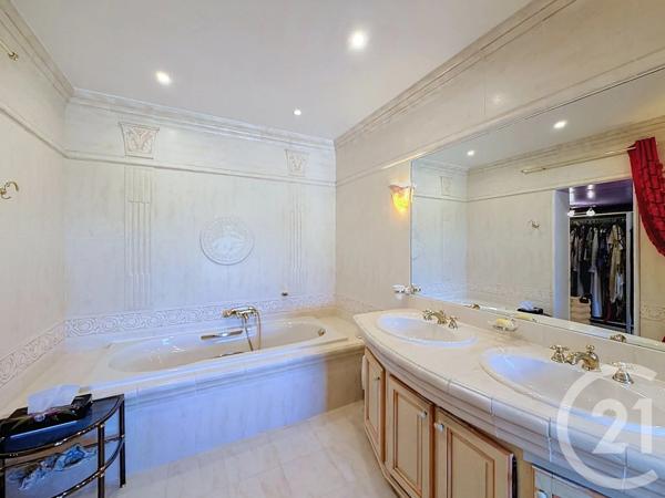 Maison à vendre  8 pièces - 250 m 2   CABRIS  - 06