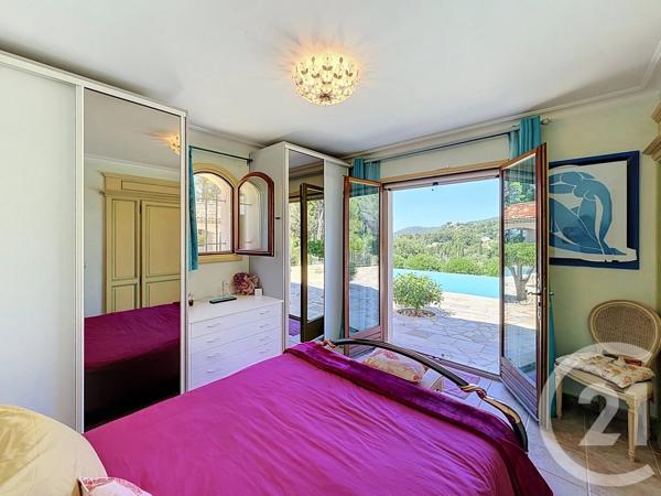 Maison à vendre  8 pièces - 250 m 2   CABRIS  - 06