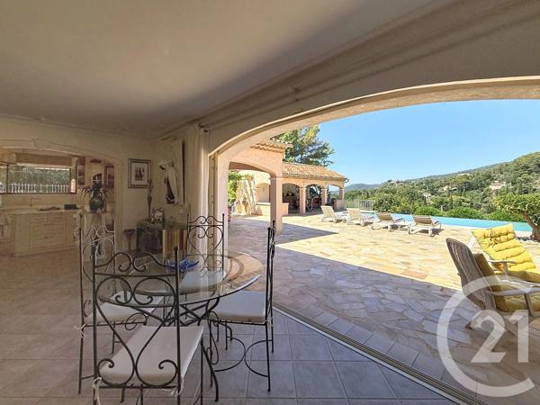 Maison à vendre  8 pièces - 250 m 2   CABRIS  - 06