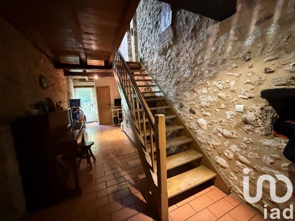 Maison 14 pièces de 263 m² à Saint-Aubin-de-Lanquais (24560)