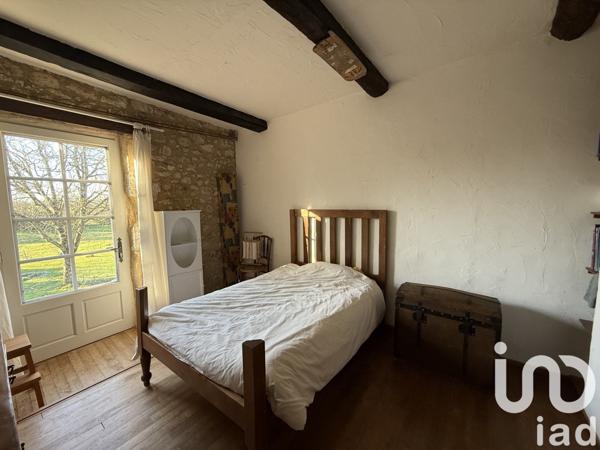 Maison 14 pièces de 263 m² à Saint-Aubin-de-Lanquais (24560)