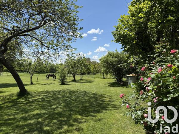 Maison 14 pièces de 263 m² à Saint-Aubin-de-Lanquais (24560)