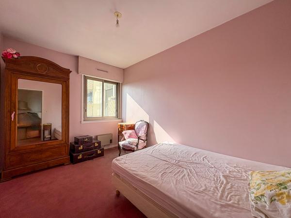 Appartement T2 49 m² carrefour europe