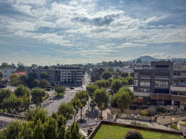 Appartement T2 49 m² carrefour europe