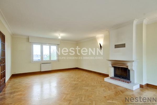 MAISON DE VILLE QUARTIER SAINT MICHEL 5 CHAMBRES AVEC GARAGE ET JARDIN CLOS