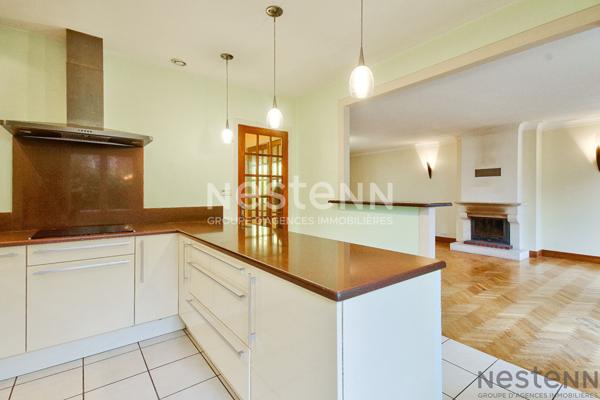 MAISON DE VILLE QUARTIER SAINT MICHEL 5 CHAMBRES AVEC GARAGE ET JARDIN CLOS