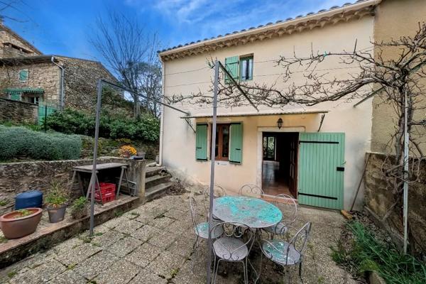 Goudargues (30630) Maison de caractère avec jardin et dépendance