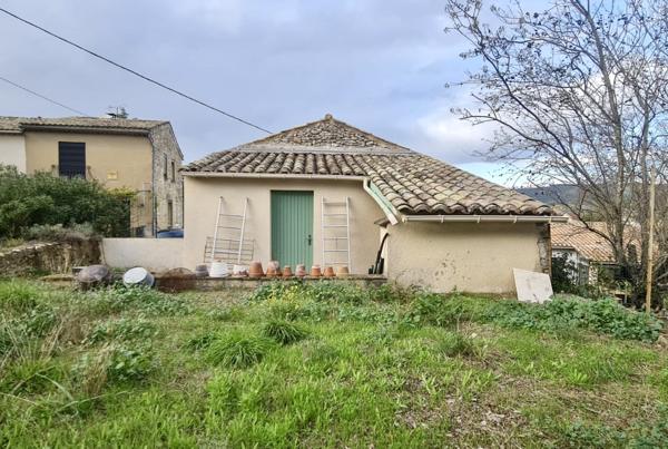 Goudargues (30630) Maison de caractère avec jardin et dépendance