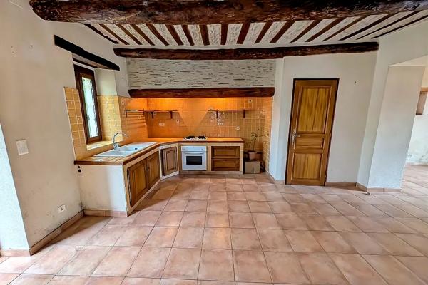 Goudargues (30630) Maison de caractère avec jardin et dépendance