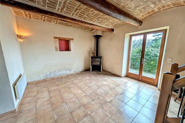 Goudargues (30630) Maison de caractère avec jardin et dépendance