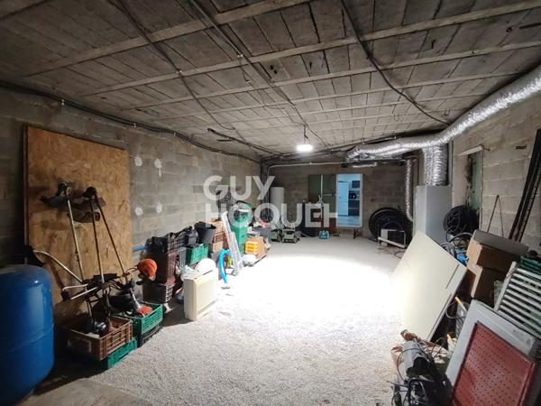 Carpentras - Maison R+1 - 279 m² (dont véranda 48 m²) - 5 chambres, 2 garages, Piscine et Forage