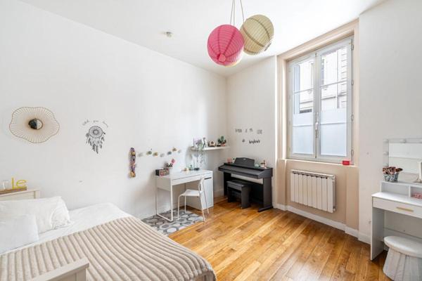 "Secteur marché couvert" Appartement avec jardin au coeur de Villefranche Sur Saône 4 pièce(s) 96.38 m2