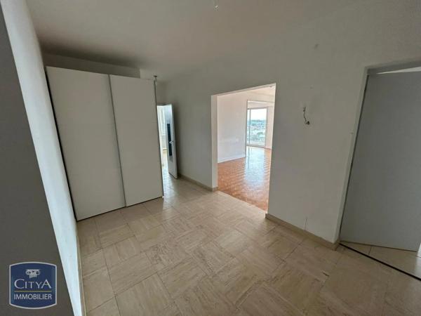 Appartement à louer 2 pièces 89.42m² Cholet (49300)