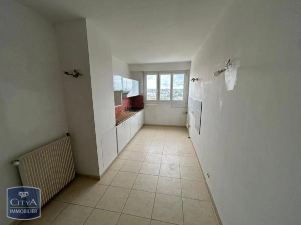 Appartement à louer 2 pièces 89.42m² Cholet (49300)