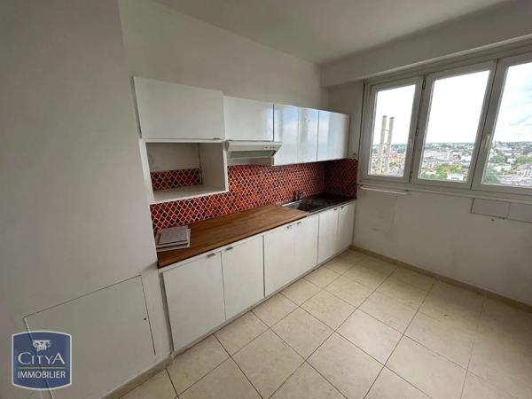 Appartement à louer 2 pièces 89.42m² Cholet (49300)