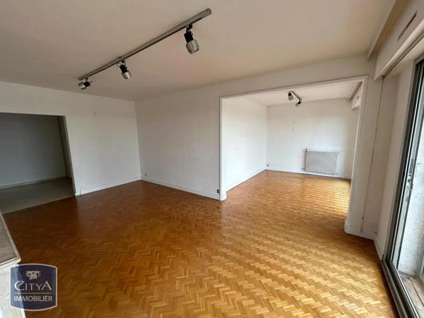 Appartement à louer 2 pièces 89.42m² Cholet (49300)