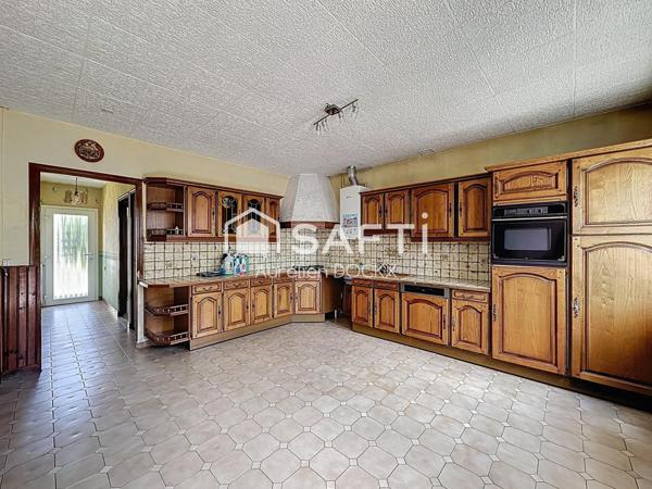 Maison à rénovée avec dépendance dans une impasse